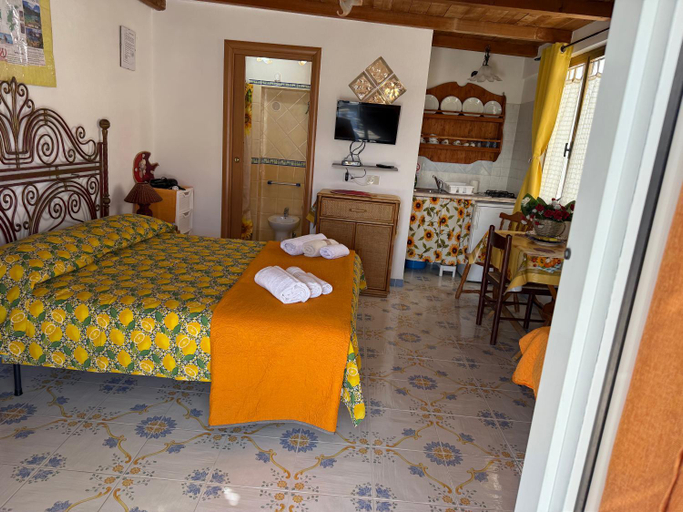 Others 3, Ponzamania Appartamenti da Silverio, Latina