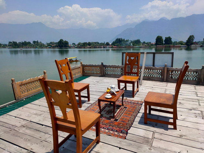 Others 4, Zaffer Houseboats, Srinagar