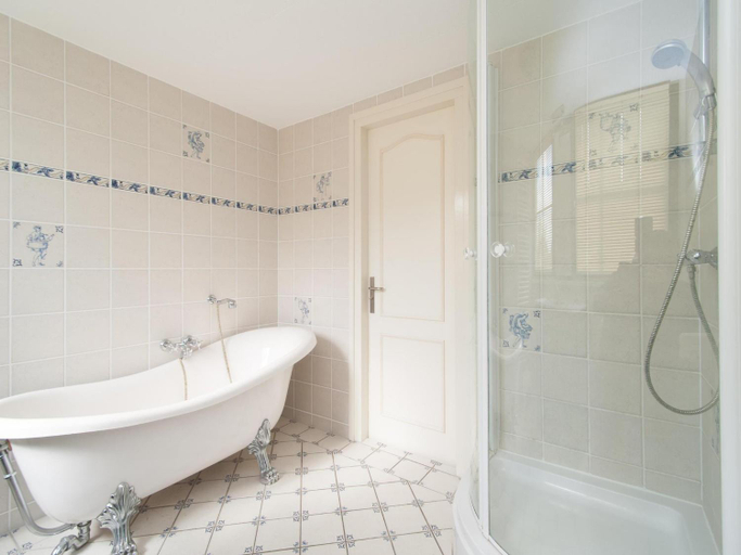 Bathroom 3, De Buitenplaats 97 villa for 5-people near beach, Zijpe