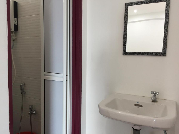 Bathroom, BENUTHOMESTAY, Pontian