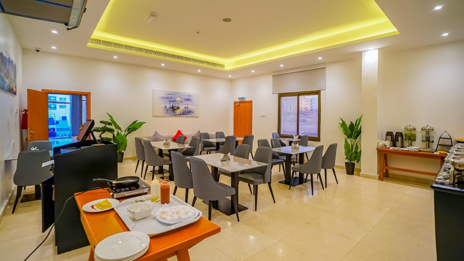 Food & Drinks 5, Express City Hotel, Al Wusta
