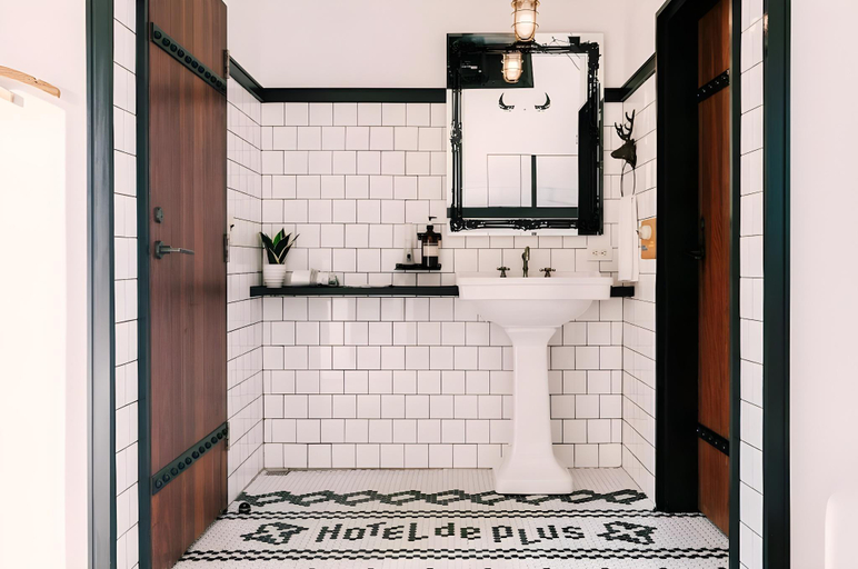 Bathroom 4, Ocean Day by Day, Pingtung