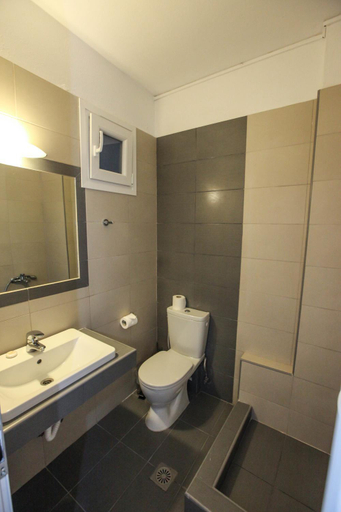 Bathroom 5, Skentos Hotel, Central Macedonia
