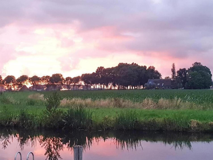 Others 4, Beautiful villa with a sauna, at the Tjeukemeer, Lemsterland
