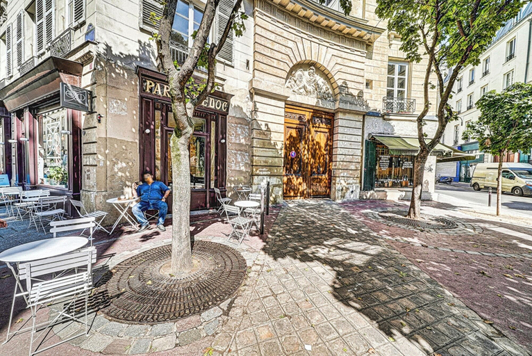 Exterior & Views, 1597 Amelot, Paris