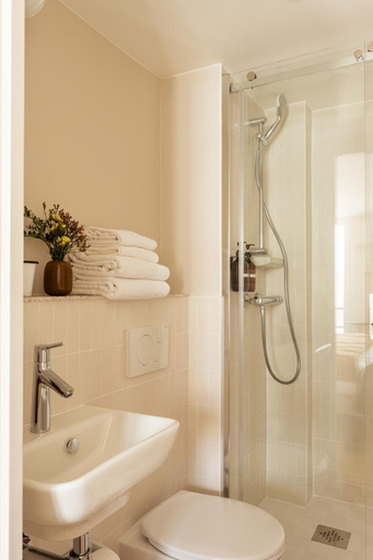 Bathroom 3, Hotel de la Gaite, Paris
