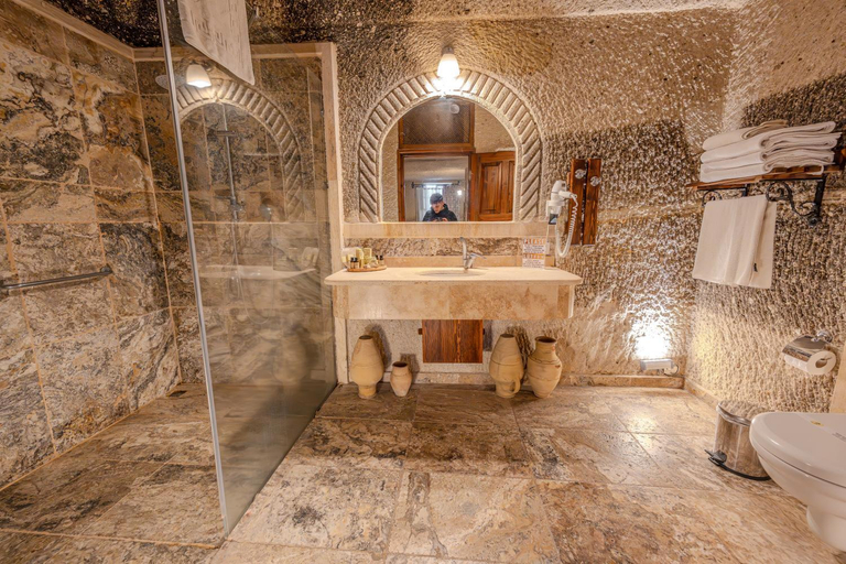Bathroom 3, Osmanbey Cave House, Nevşehir