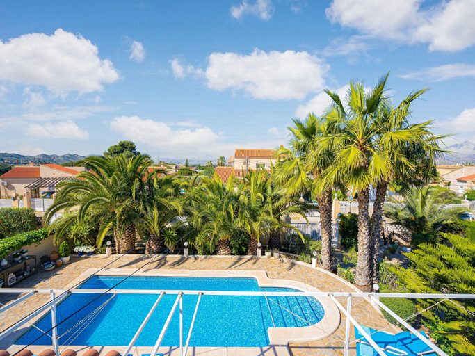 Sport & Beauty 4, Sunny Poolside Stay in Busot, Alicante