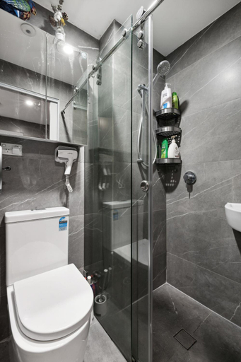 Bathroom 5, Standard Triple Room - Luxe Spot - Next to Central - Shared Bathroom, Sydney