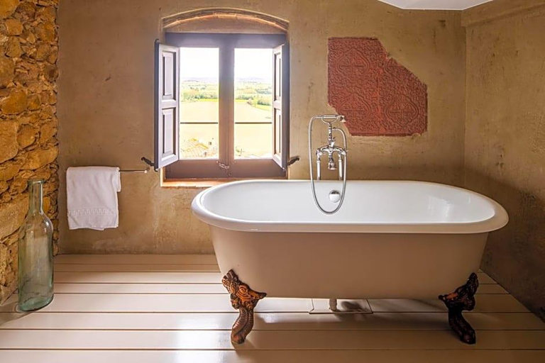 Bathroom 4, Castell d’Empordà, Girona