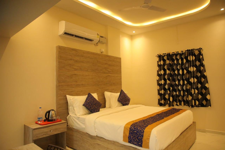 Bedroom 2, Redstone Service Apartment-TNagar Near UsConsulate, Chennai