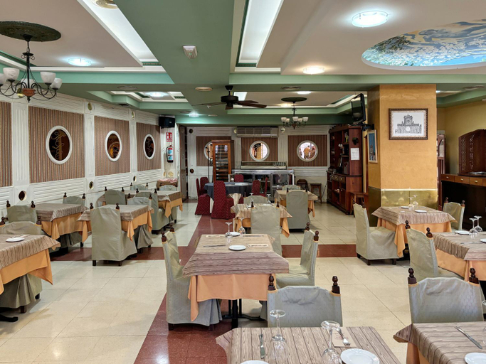 Food & Drinks, DORMERO Hotel y Albergue Sahagun, León