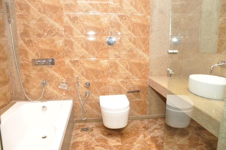 Bathroom 5, Hotel Royale Palace, Sirohi