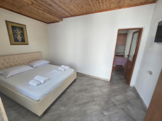 Others 4, Star Room's, Vlorës