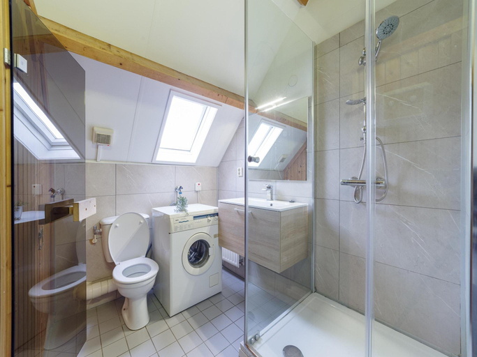 Bathroom 3, Holiday Home in Quiet Dutch Park with Garden, Kapelle