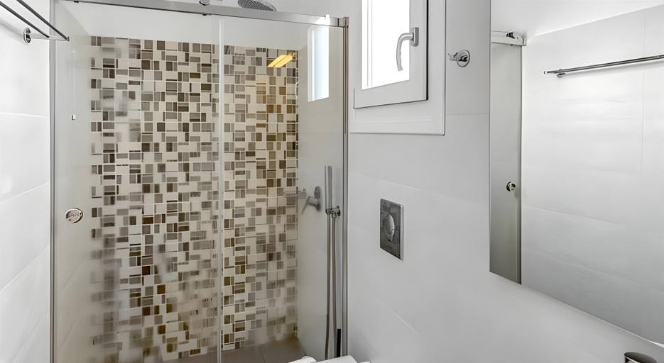 Bathroom 3, Maki's Place Hotel, South Aegean
