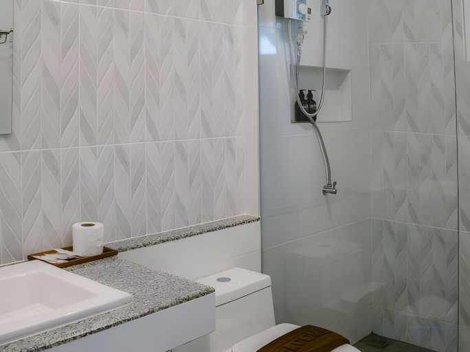 Bathroom 4, Chor Grande Resort, Muang Trat