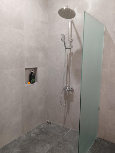 Bathroom 4, Villa Tenang, Gianyar