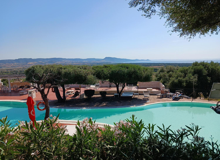 Others 5, BeB con piscina Villa del Borgo, Olbia-Tempio