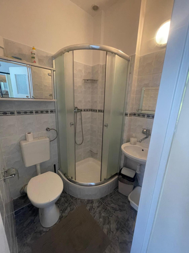 Bathroom 4, KAMERALNY przy promenadzie - domki, apartamenty, pokoje, Chojnice
