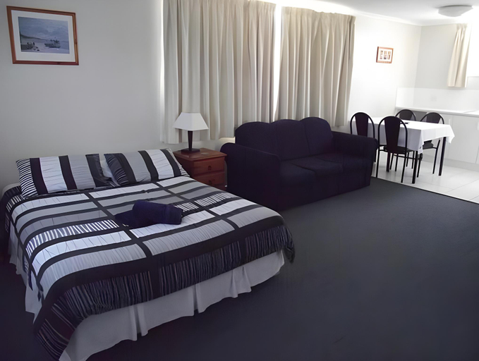 Bedroom 2, River Park Motor Inn, Richmond Valley - Casino
