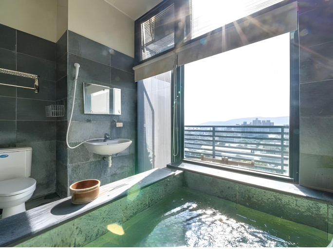 Bathroom 3, Jiaoxi Yu Tang Hot Spring, Yilan
