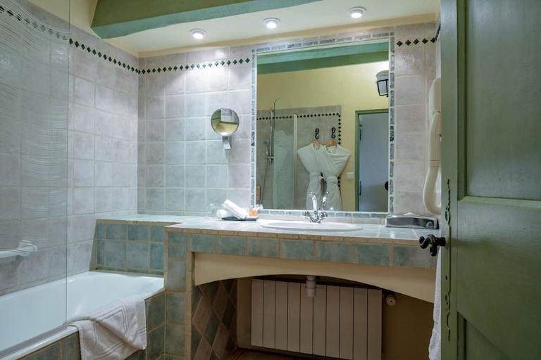 Bathroom 5, Abbaye de Sainte Croix Hotel, Bouches-du-Rhône