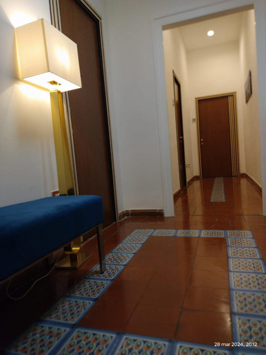 Others 4, Holding House -Close train station and port, Salerno