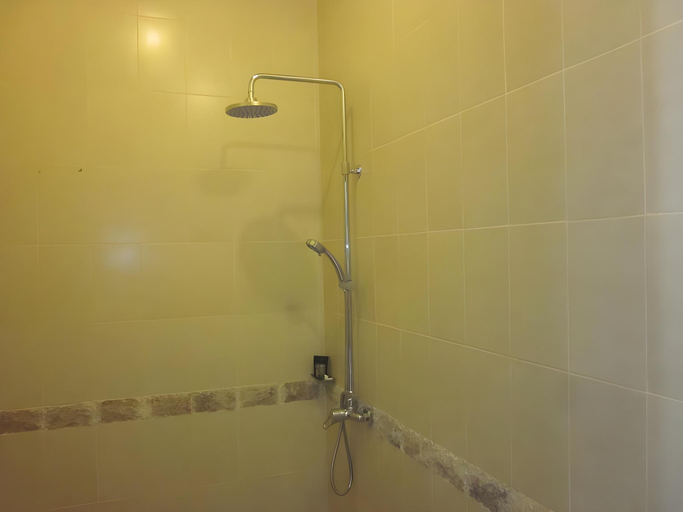 Bathroom 4, Duyung Homestay, Denpasar