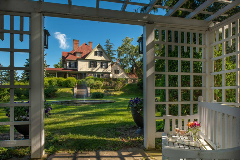 Others 4, Idlwilde Inn, Schuyler