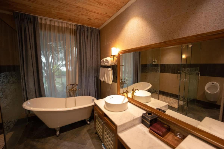 Bathroom 2, Four Bedrooms Riverside Villa with Sunset & Pool, Ho Chi Minh City
