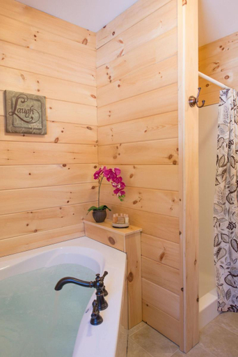Bathroom 4, Sterling Ridge Resort, Lamoille