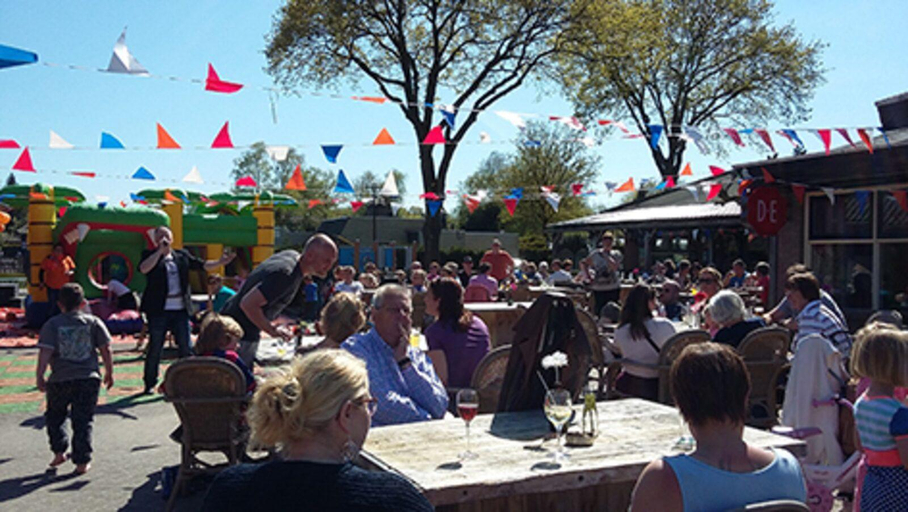 Food & Drinks, Six-persoons Veluwelodge XL, Barneveld