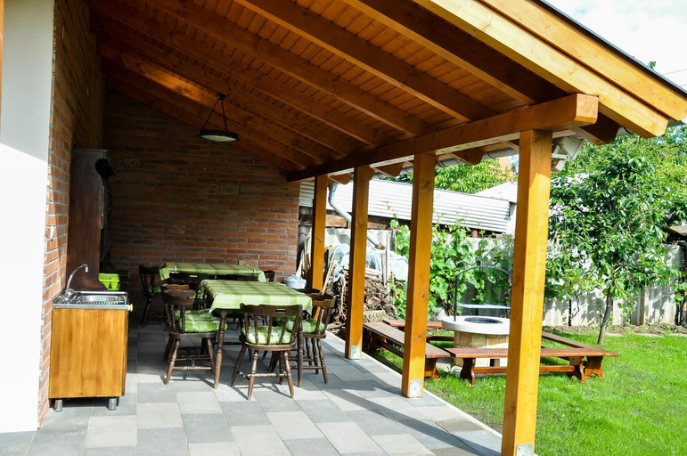 Others 2, Magyar Apartman III., Hajdúszoboszló