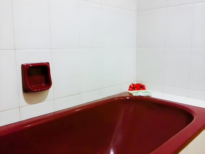 Bathroom 4, Global Hotel Labuan, Labuan