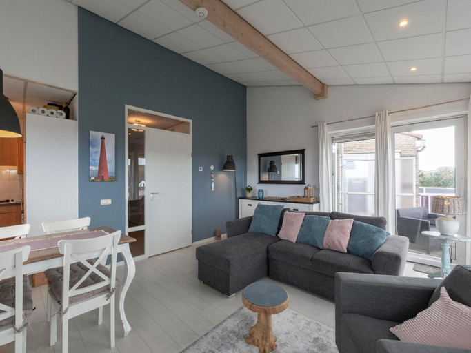 Others 5, Apartment by the Beach with Stunning Dunes, Den Helder