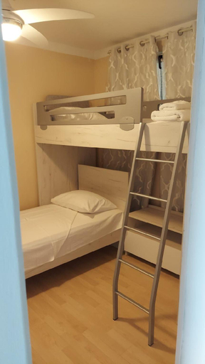 Bedroom 2, Apartments Vila Jelka, Jelsa