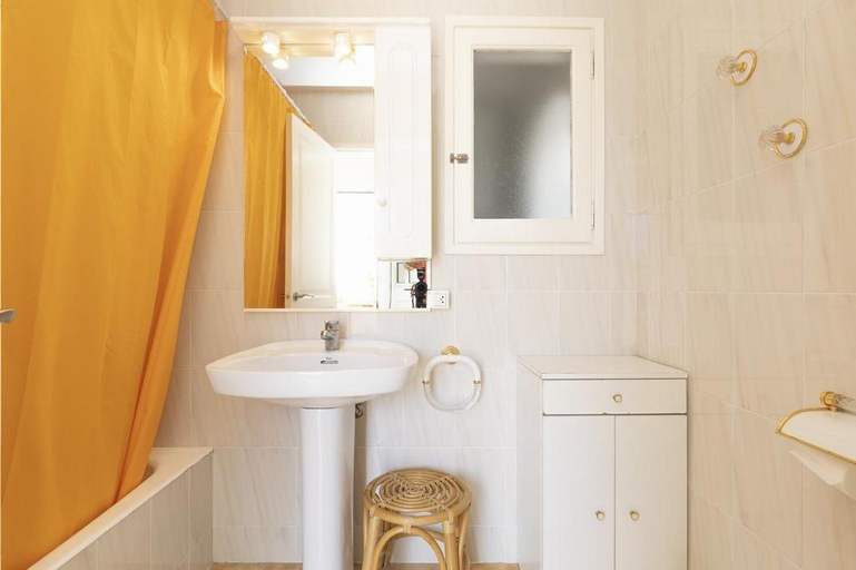 Bathroom 4, Villa Ocean Breeze - Steps away from the Beach, Baleares