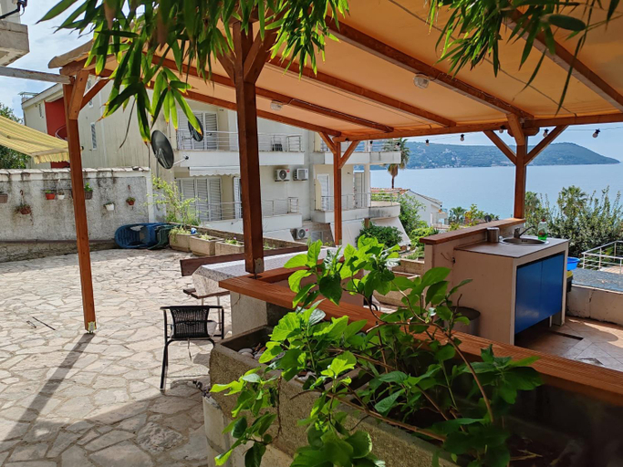 Others 4, Petrovic house