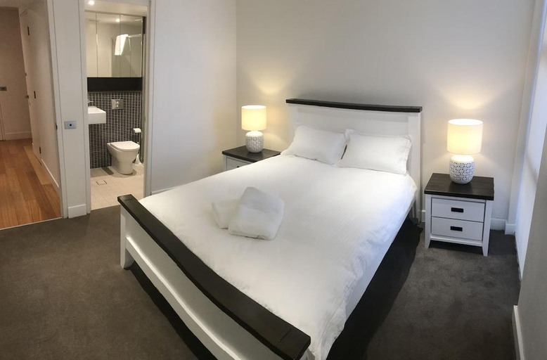 Bedroom 2, Executive 2 Bedroom Wollongong Apartment, Wollongong - Inner