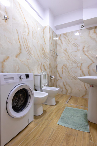 Bathroom 3, Happy Home Central 1, Tirana
