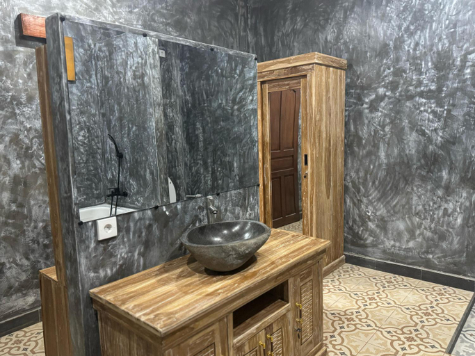 Bathroom 2, Gangga Blessta Hotel, Gianyar