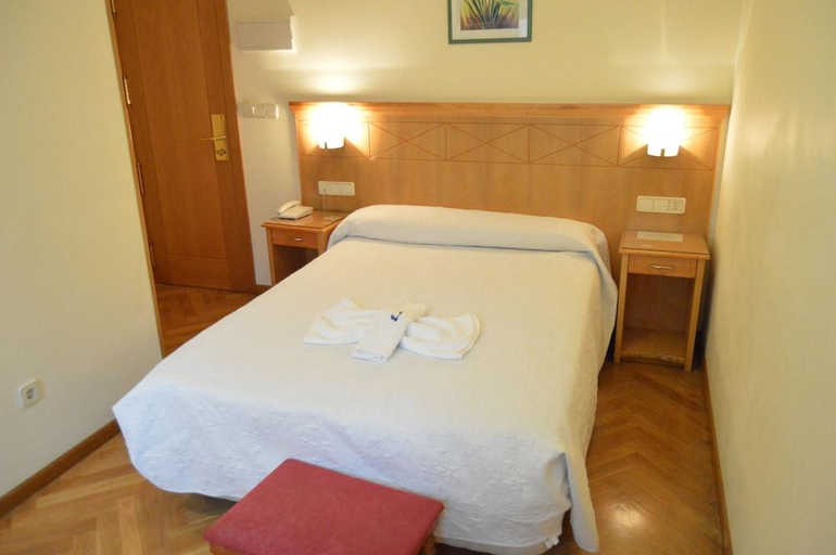 Bedroom 2, Hotel Cristal 2, A Coruña