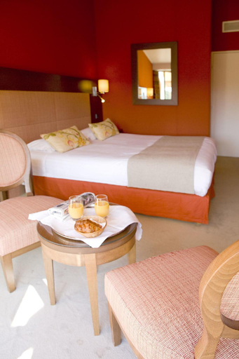 Bedroom 3, Najeti Golf Hotel de Valescure, Var