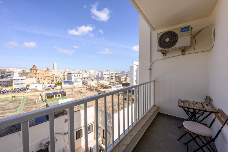 Others 3, F9 Room 3, Private Room two single beds with shared bathroom in shared Flat