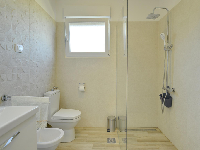 Bathroom 4, Villa in Marcana with Pool and Adriatic Views, Marčana