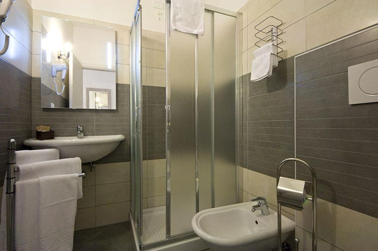 Bathroom, Atlantis Inn Roma, Rome