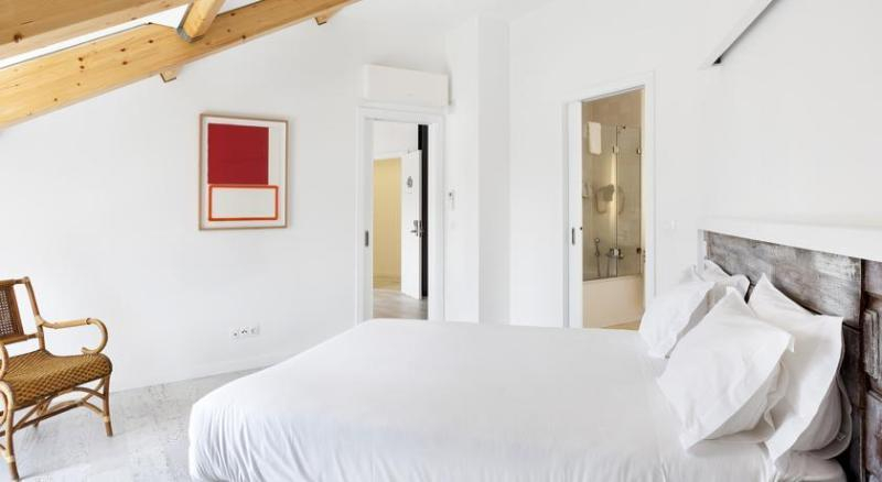Bedroom 2, Hello Lisbon Bairro Alto Apartments, Lisbon