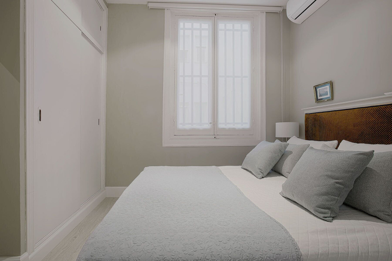 Bedroom 2, Great 2 Bd Aparm in Prime Location. Huertas, Madrid