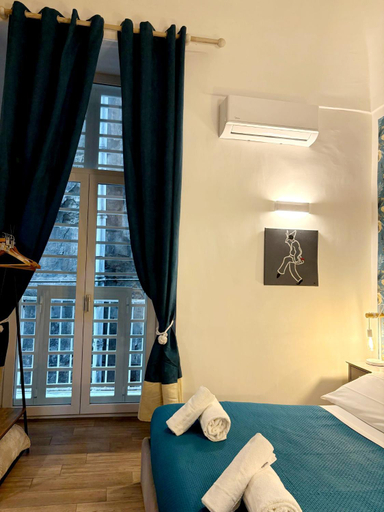 Bedroom 2, Tribunali Platamon, Napoli